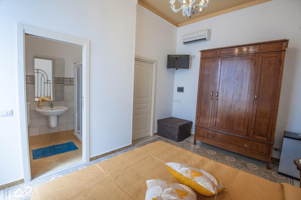 B&B Granelli Di Sale ตราปานี ภายนอก รูปภาพ